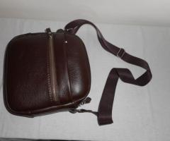 braune Ledertasche